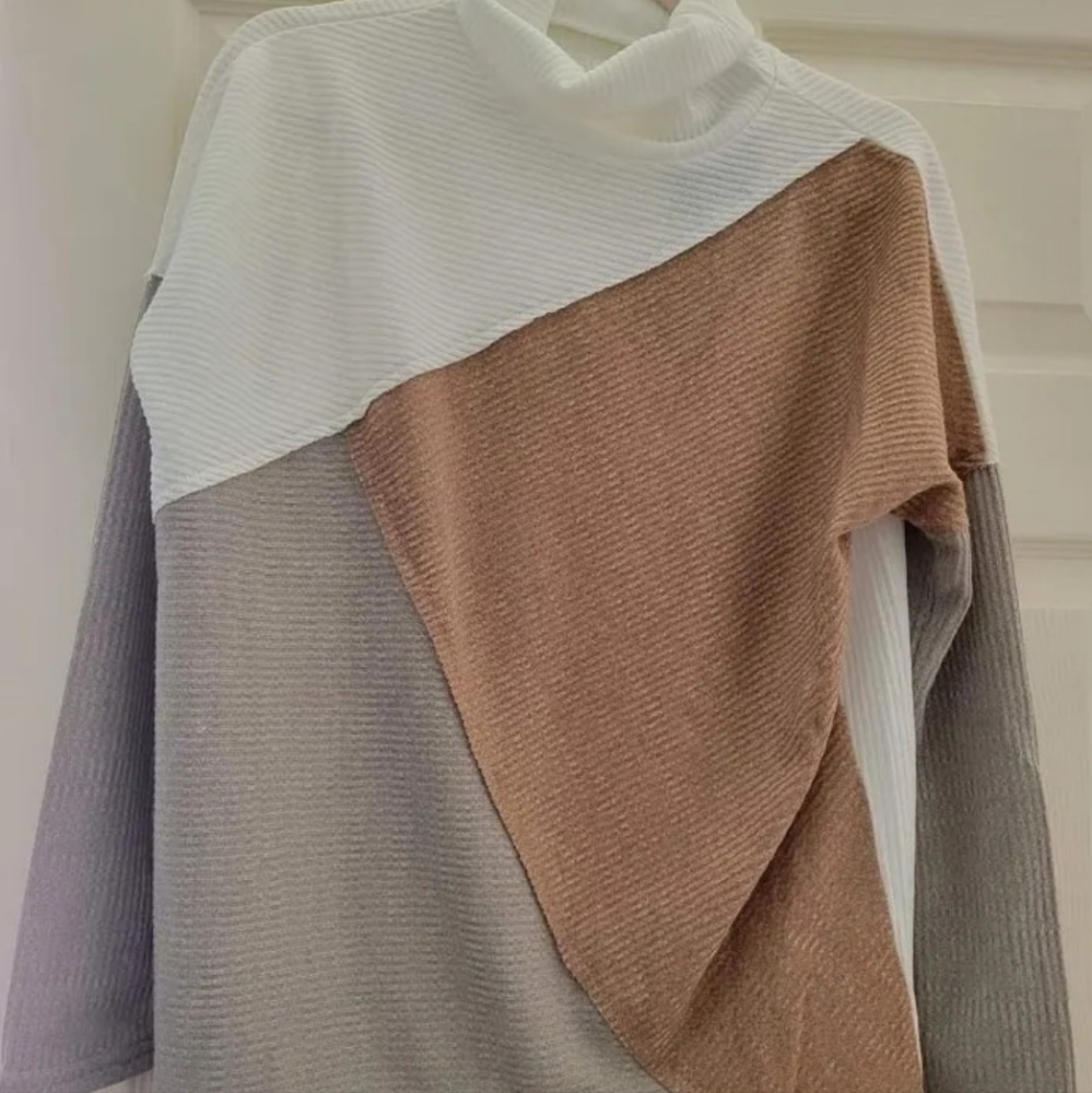 Turtleneck tri color block long sleeve lightweight sweater. Nwt.